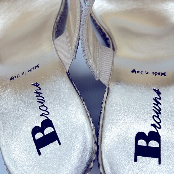 Ladies beautiful Gold and Crystal wedge sandals. They have never been worn. - Picture 6 of 7